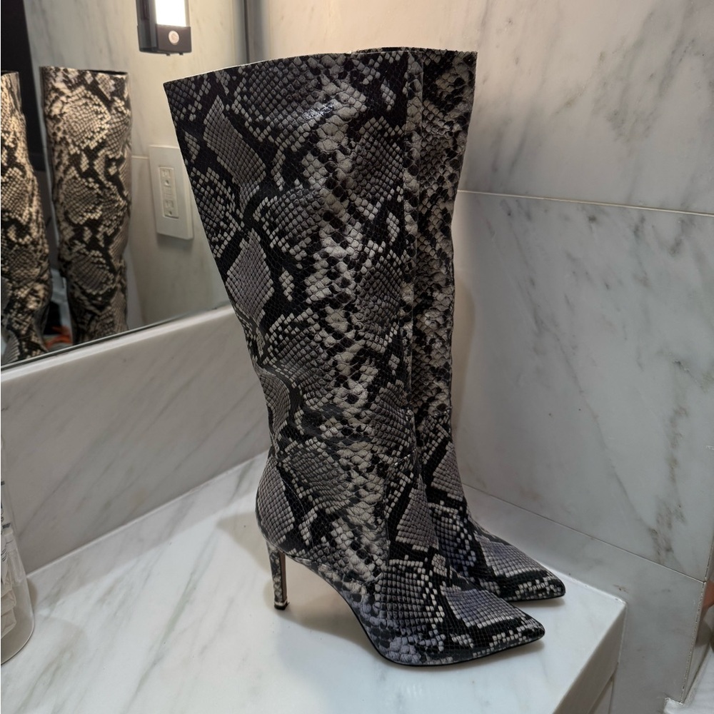 Kenneth Cole Boots